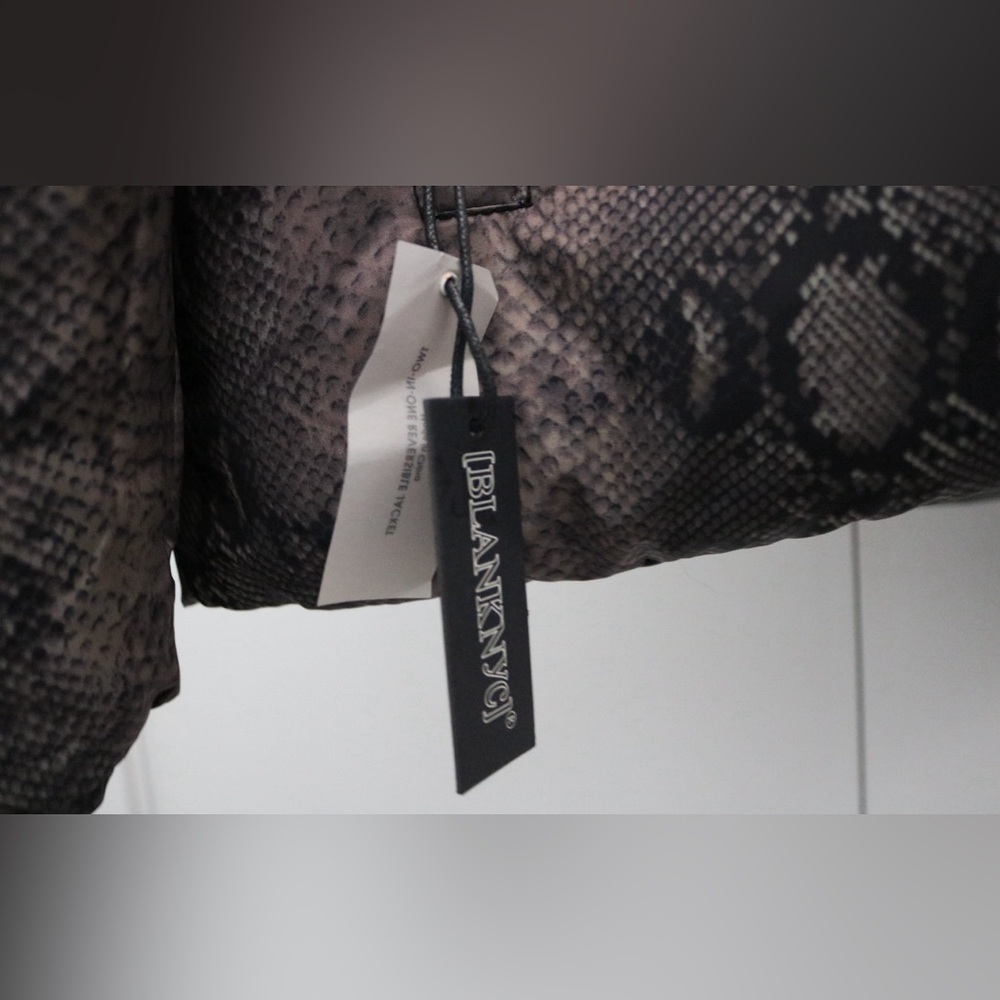 NWT- BlankNYC- Between the Line- Reversible Puffer Jacket- Size L - Picture 5 of 7